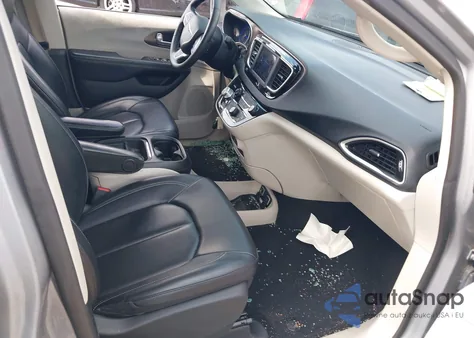 2020 Chrysler Voyager Lxi из США, поврежденный, VIN 2C4RC1DG7LR261048